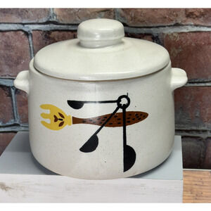 Vintage Westbend Pottery Stoneware Bean Pot with Lid, Retro MCM 1960s USA 2 qt.